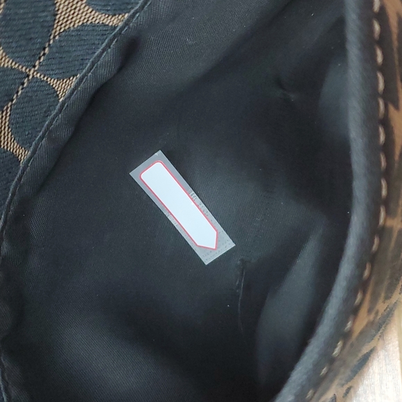 FOSSIL Medium size adjustable strap handbag with coffee brown and black pattern - Picture 7 of 11